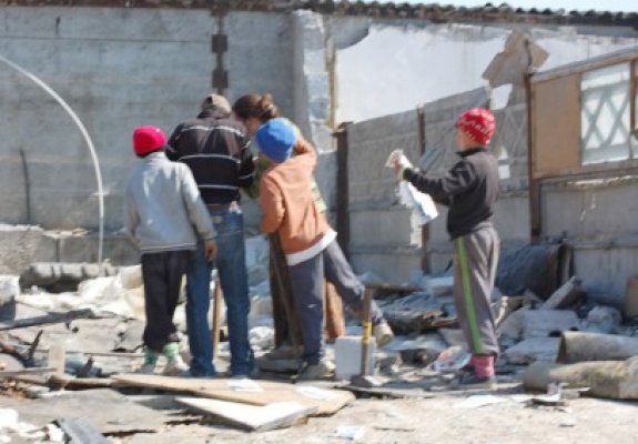 Campanii pentru educaţia copiilor săraci sau de etnie romă